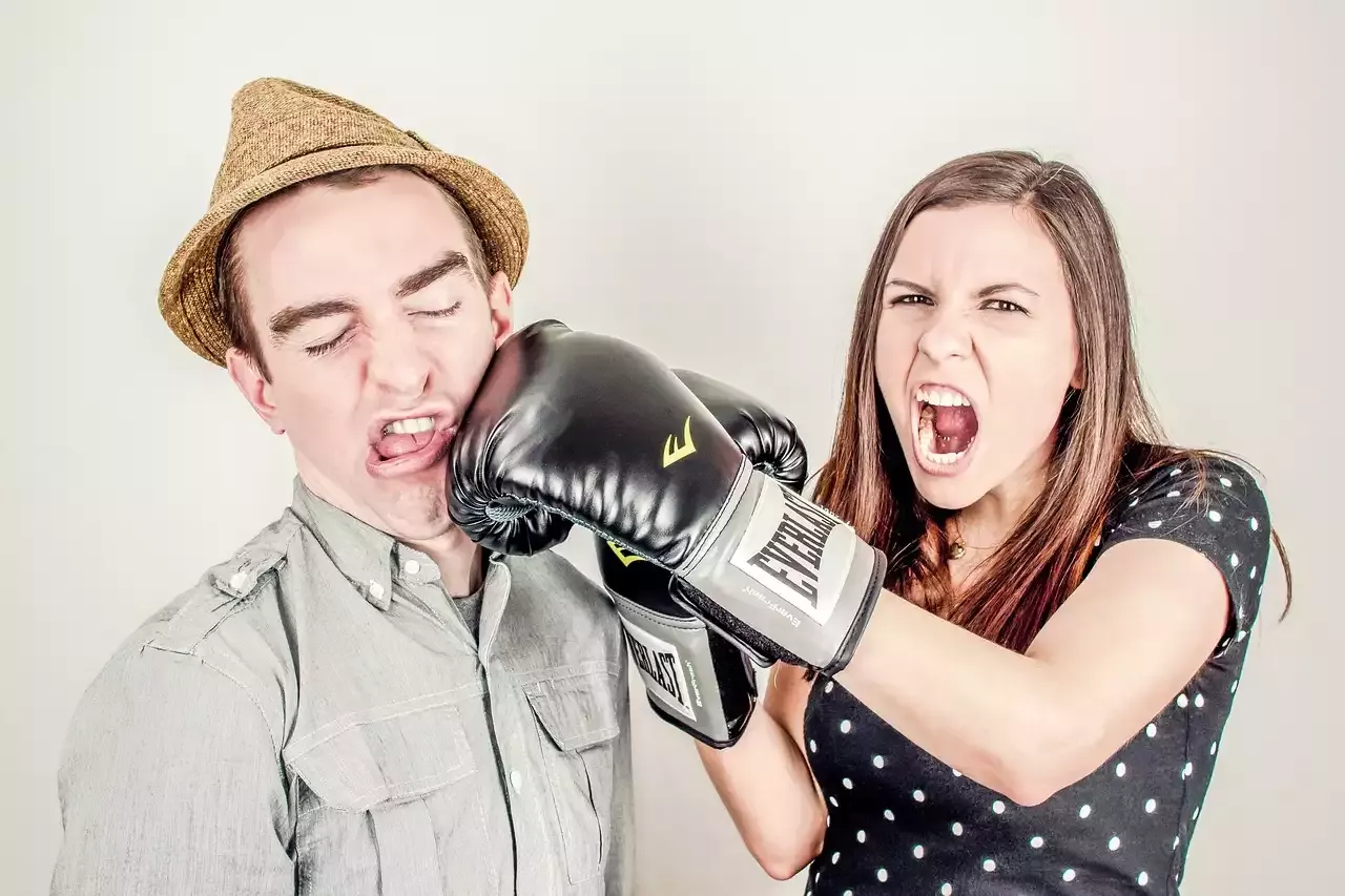 Du Jab au Knockout : exploration des règles et réglementations essentielles de l’arène de boxe