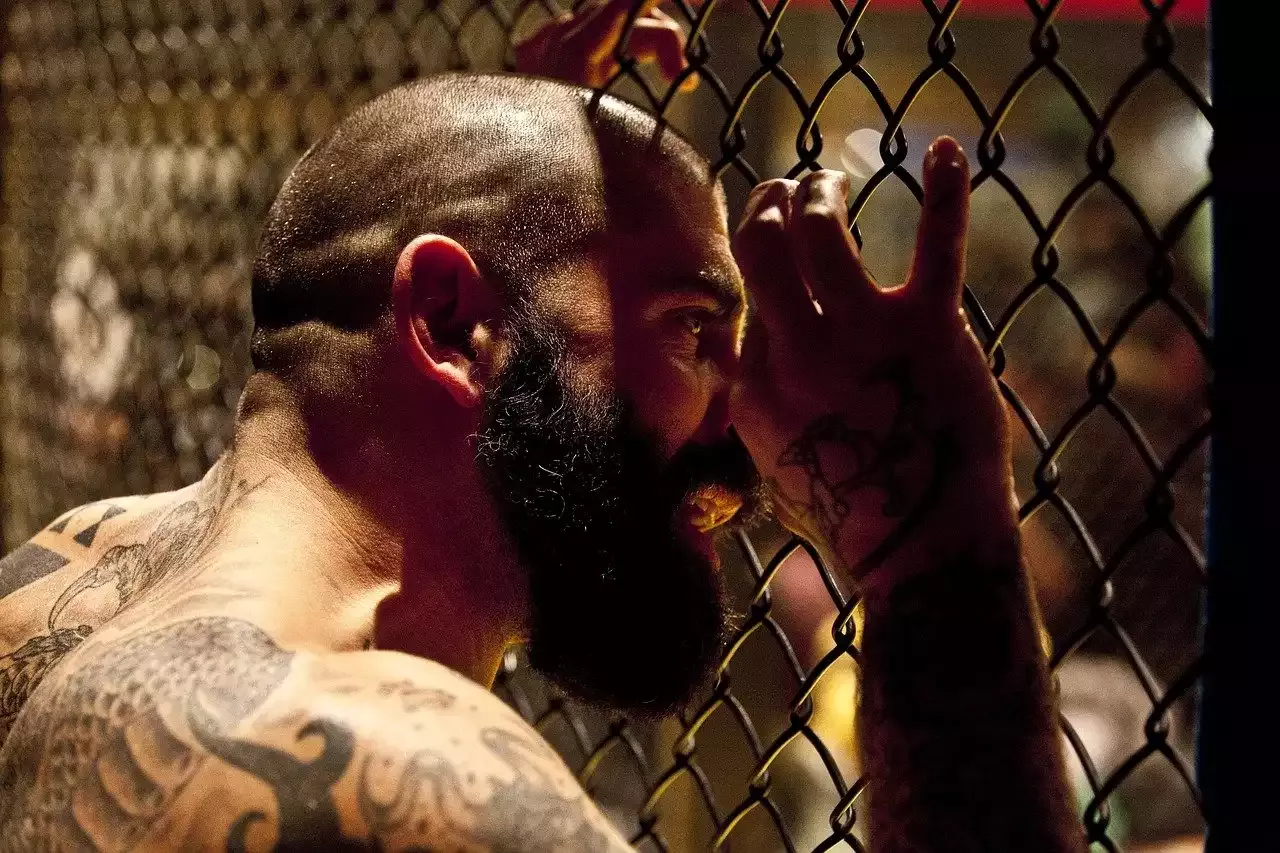 Un guide du combattant MMA pour combattre dans la cage